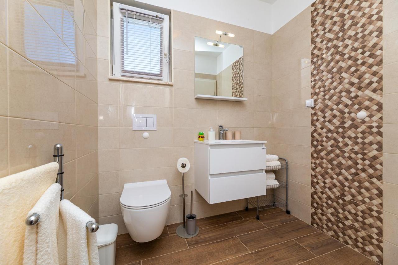 Apartment Nada 1 Malinska Extérieur photo