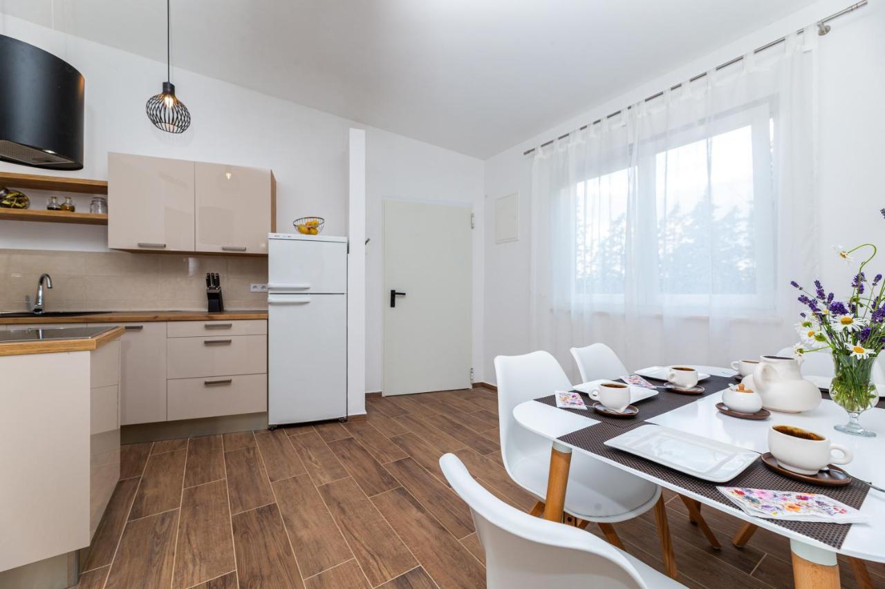 Apartment Nada 1 Malinska Extérieur photo